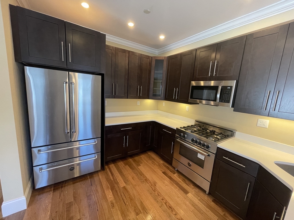 7 Wendell Place # 3