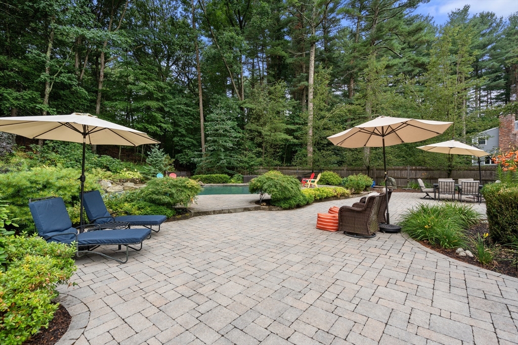 15 Lands End Lane