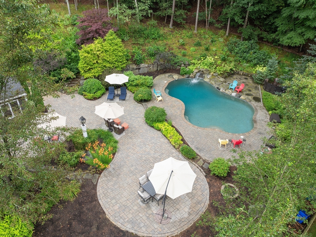 15 Lands End Lane