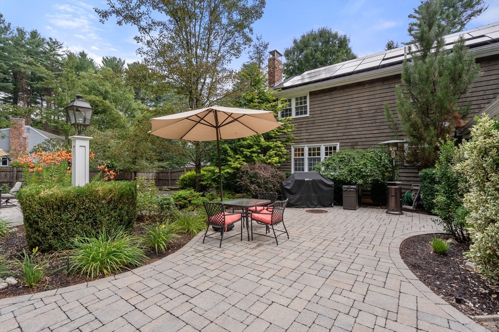 15 Lands End Lane