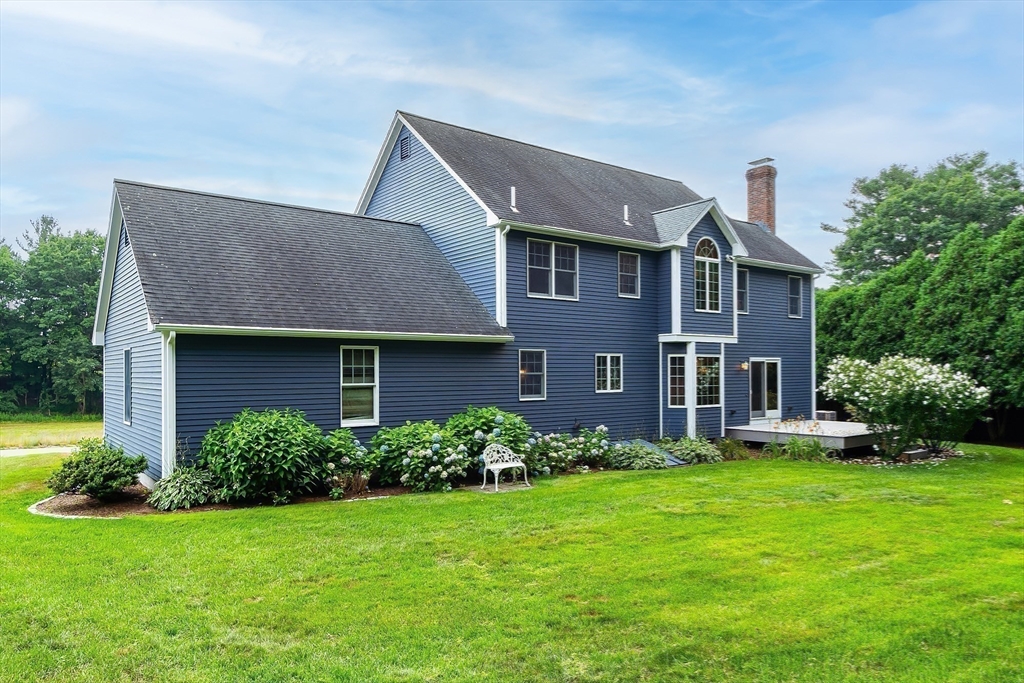11 Gray Farm Rd