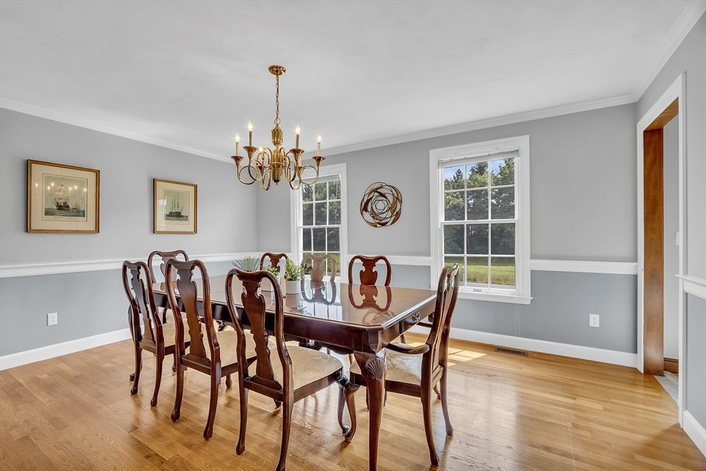 11 Gray Farm Rd