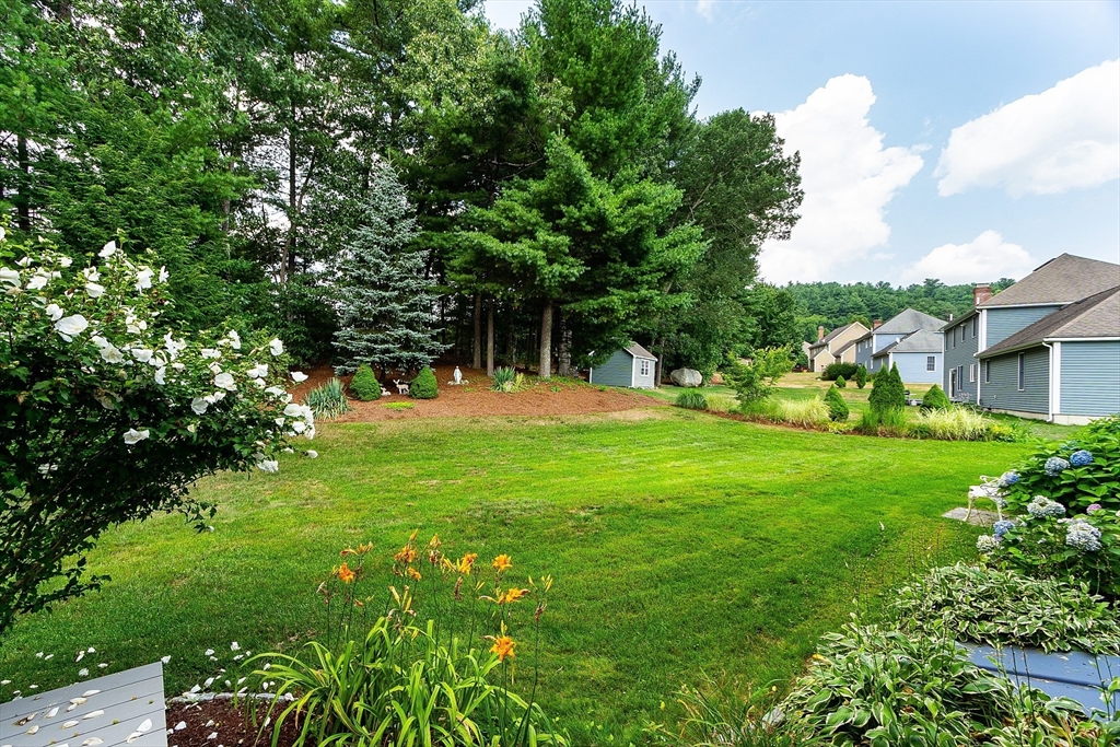 11 Gray Farm Rd