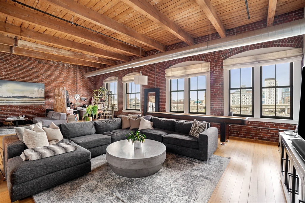 9 W Broadway # 607
