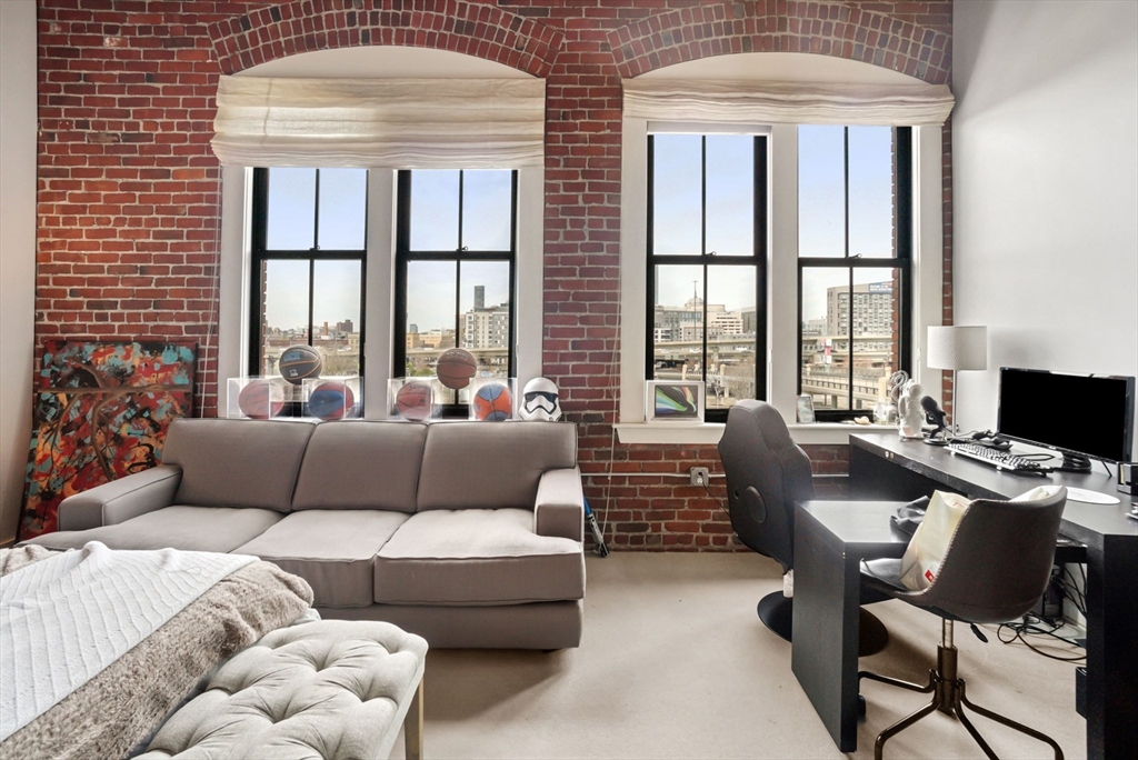 9 W Broadway # 607