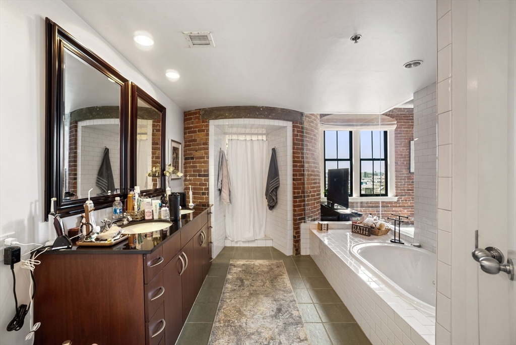 9 W Broadway # 607