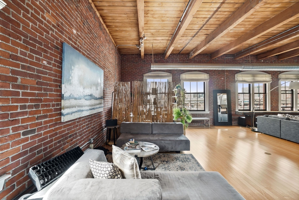 9 W Broadway # 607