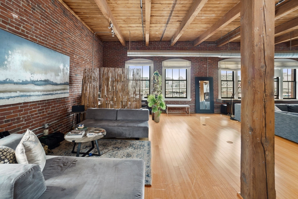 9 W Broadway # 607