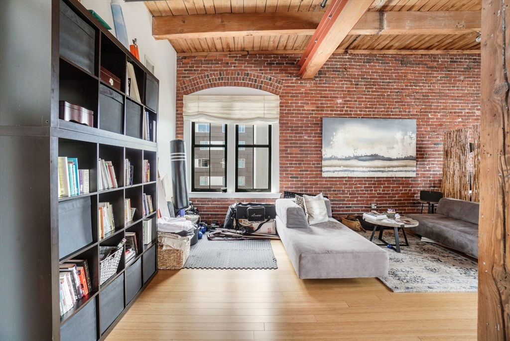 9 W Broadway # 607