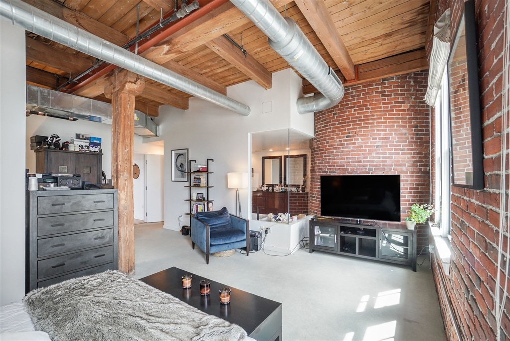 9 W Broadway # 607
