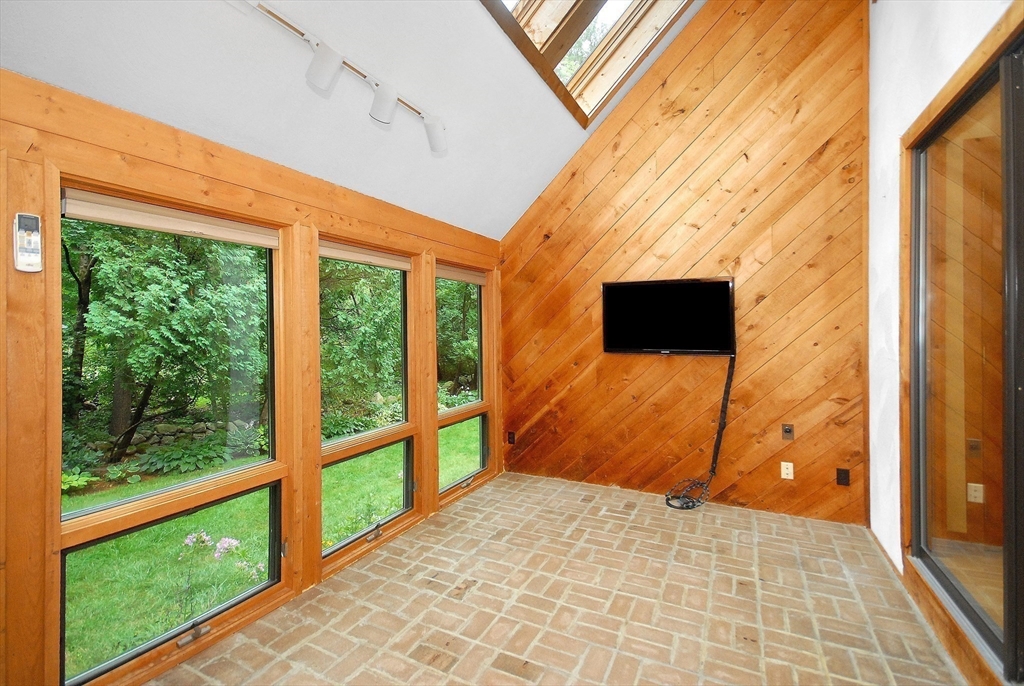 56 Osceola Dr