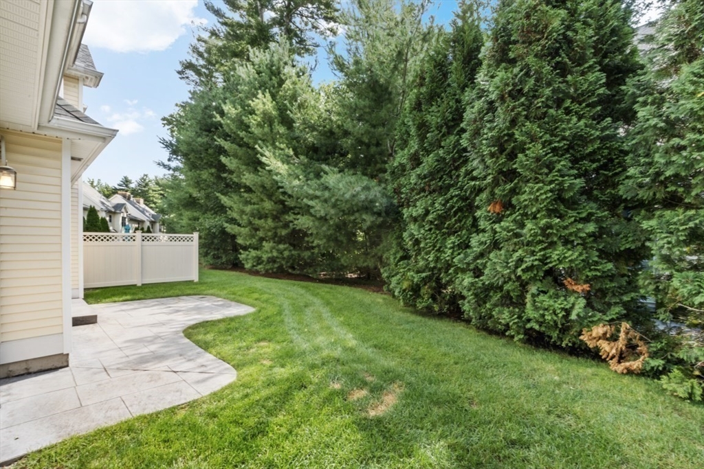 22 Kensington Way # 22