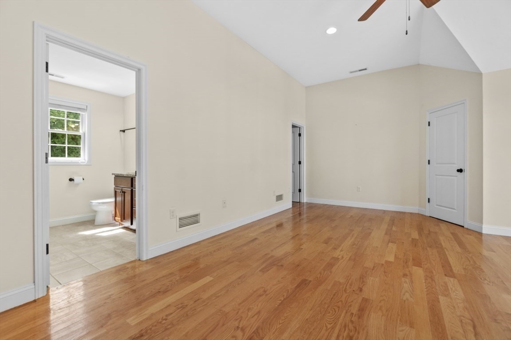 22 Kensington Way # 22