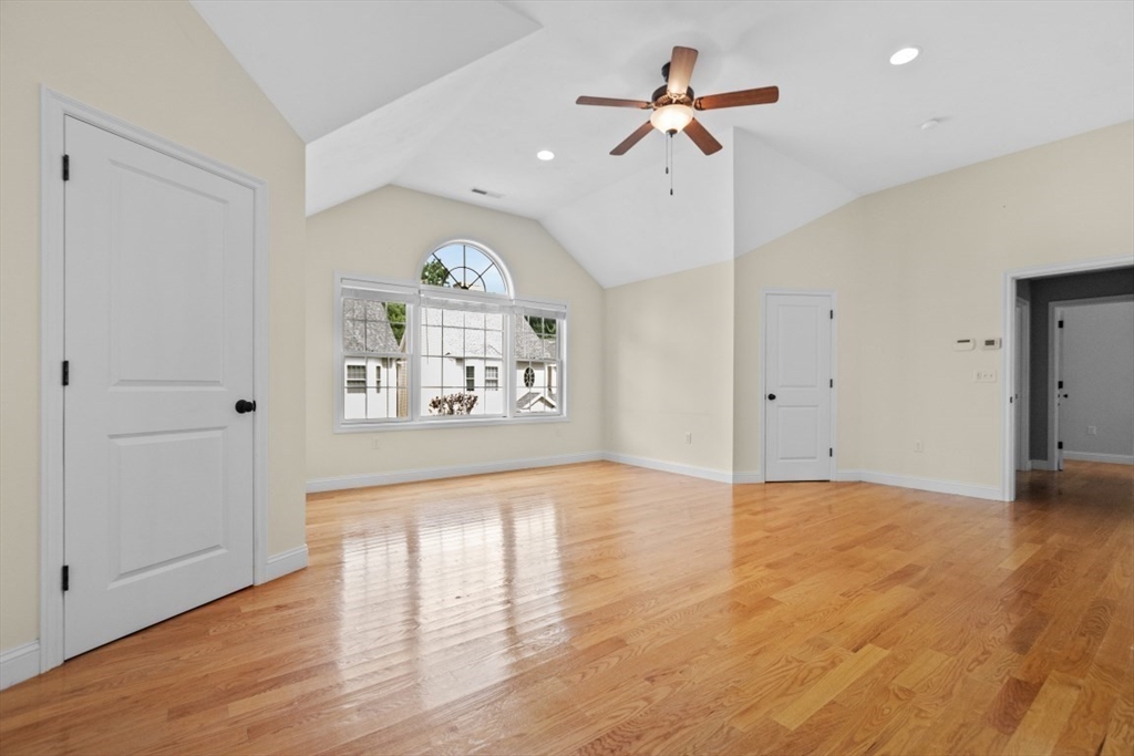 22 Kensington Way # 22
