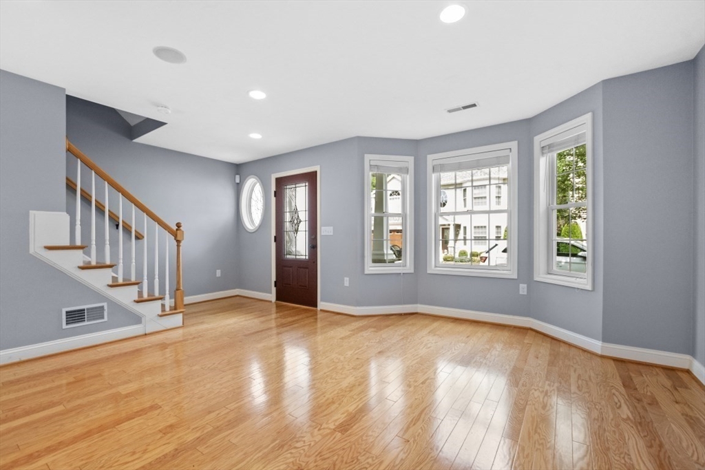 22 Kensington Way # 22