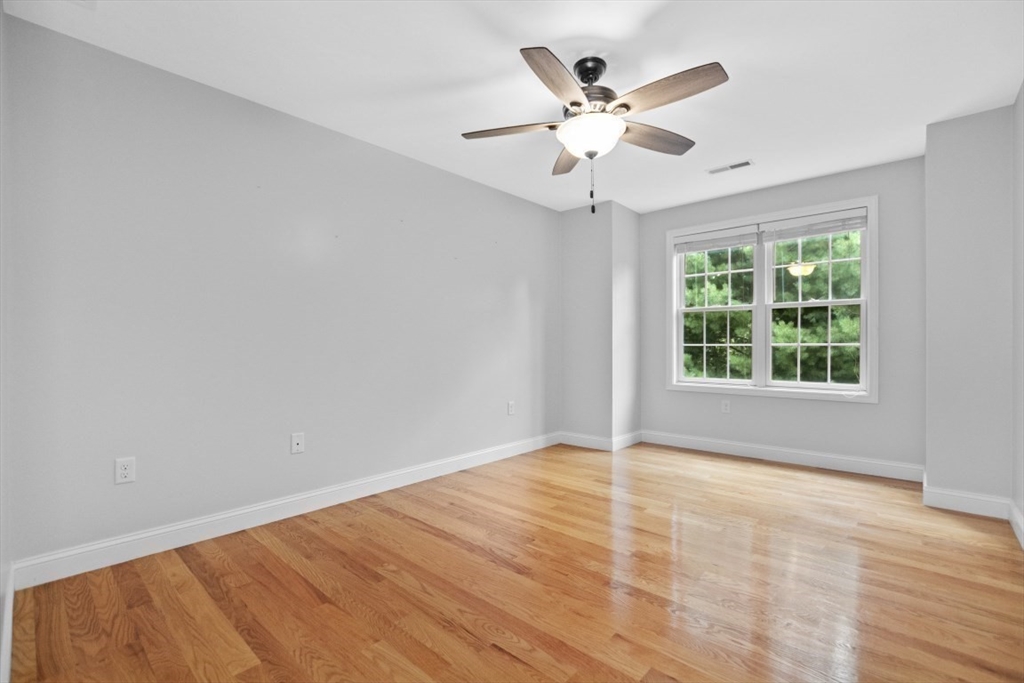 22 Kensington Way # 22