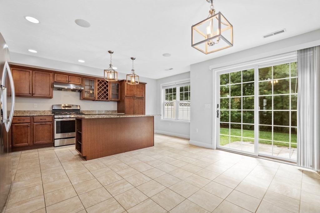 22 Kensington Way # 22