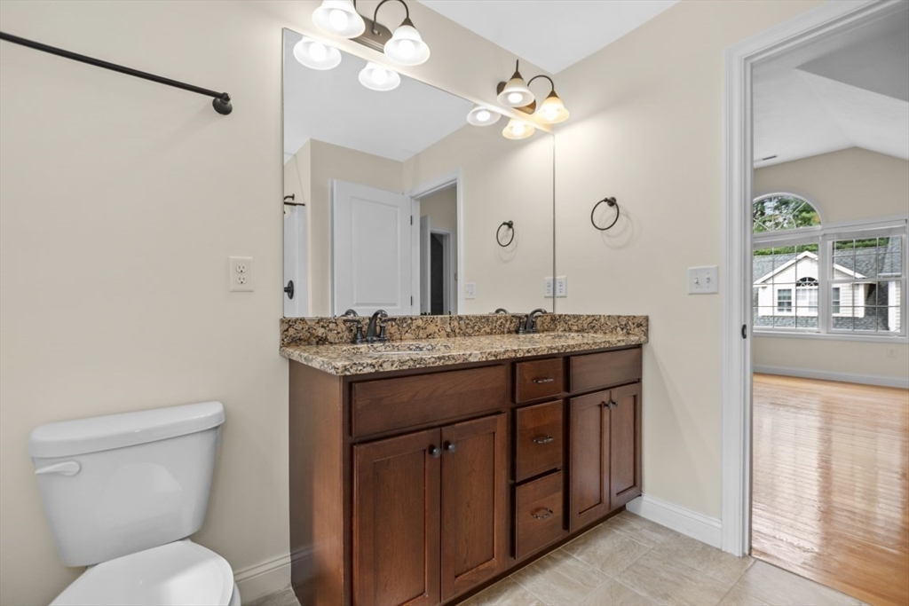 22 Kensington Way # 22
