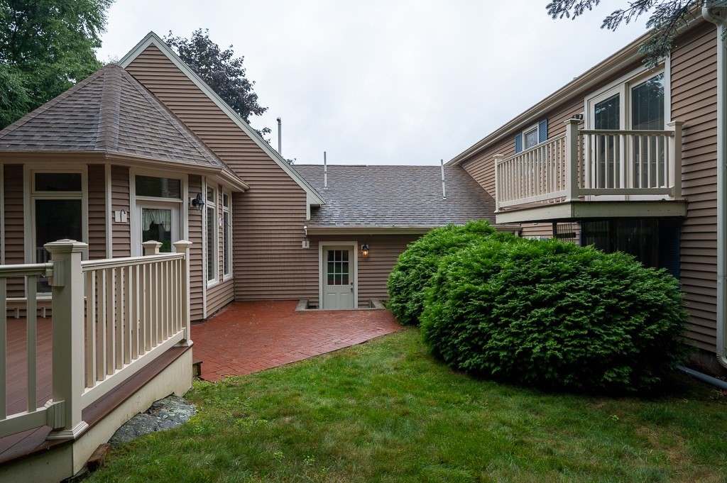 15 Bluegrass Lane