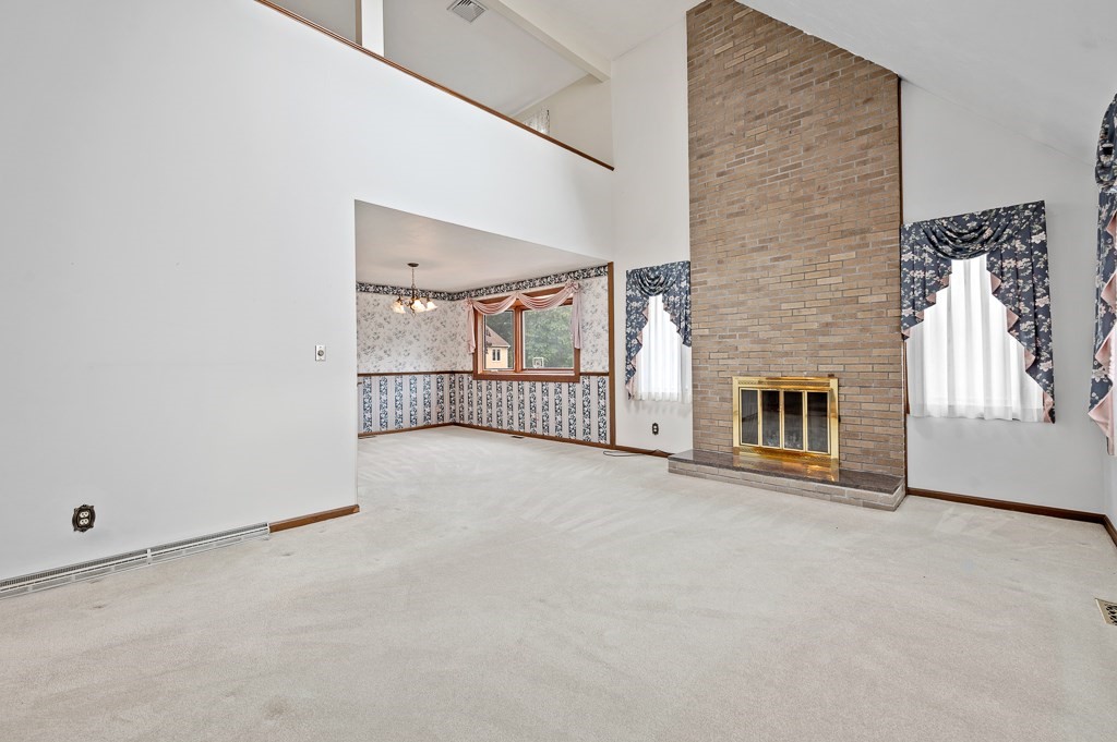 15 Bluegrass Lane