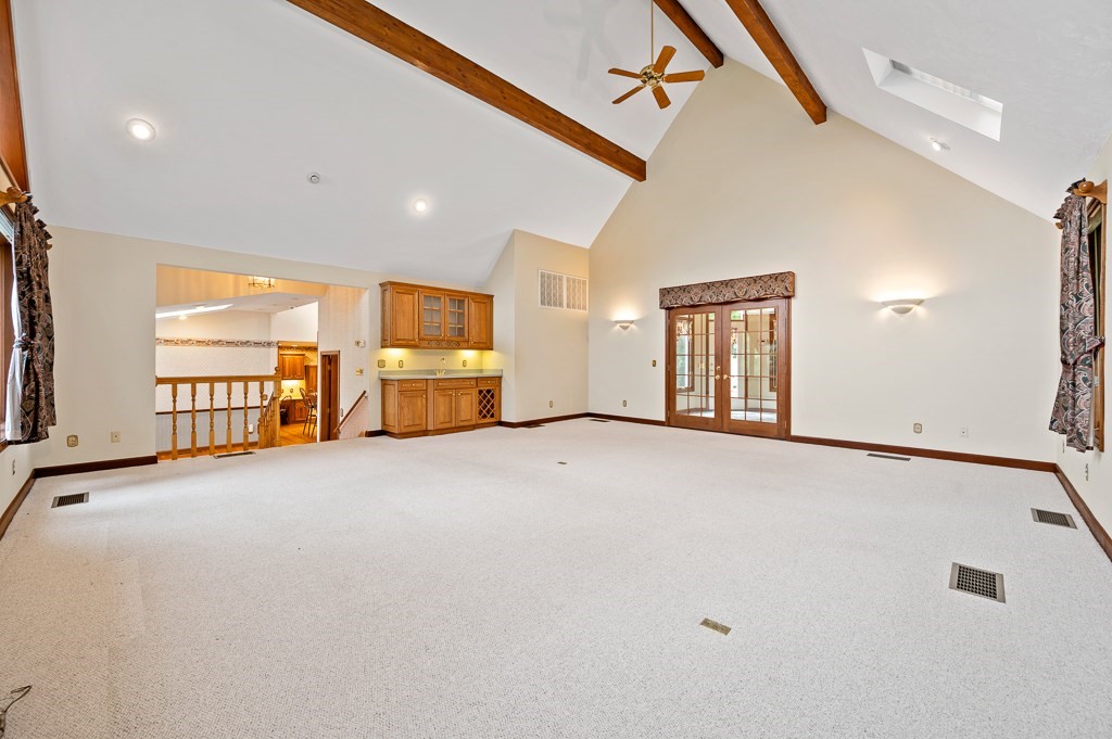 15 Bluegrass Lane