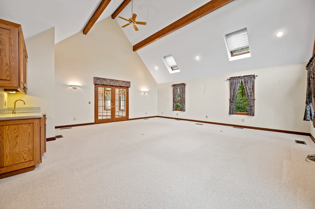 15 Bluegrass Lane