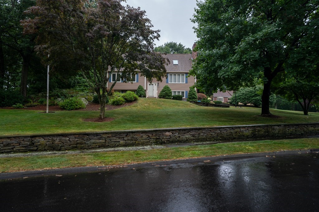 15 Bluegrass Lane