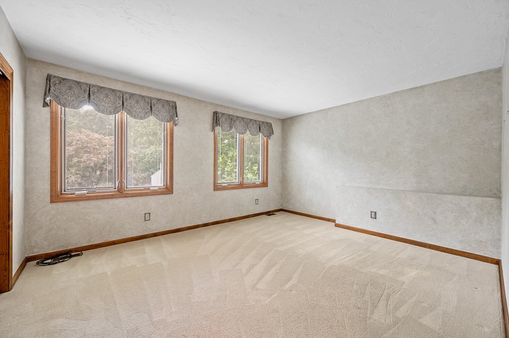 15 Bluegrass Lane