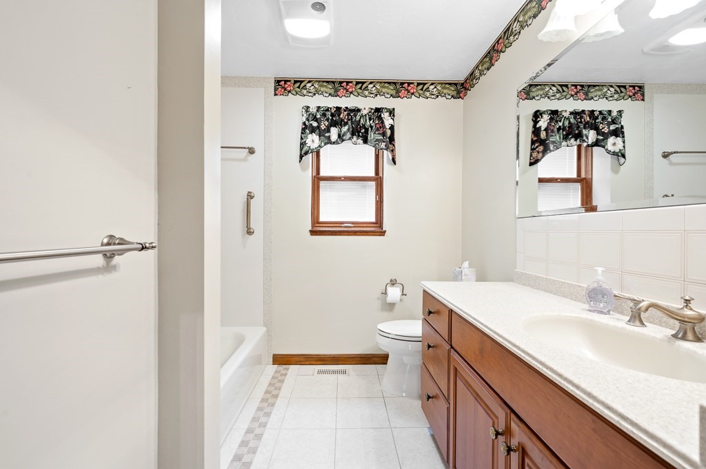 15 Bluegrass Lane