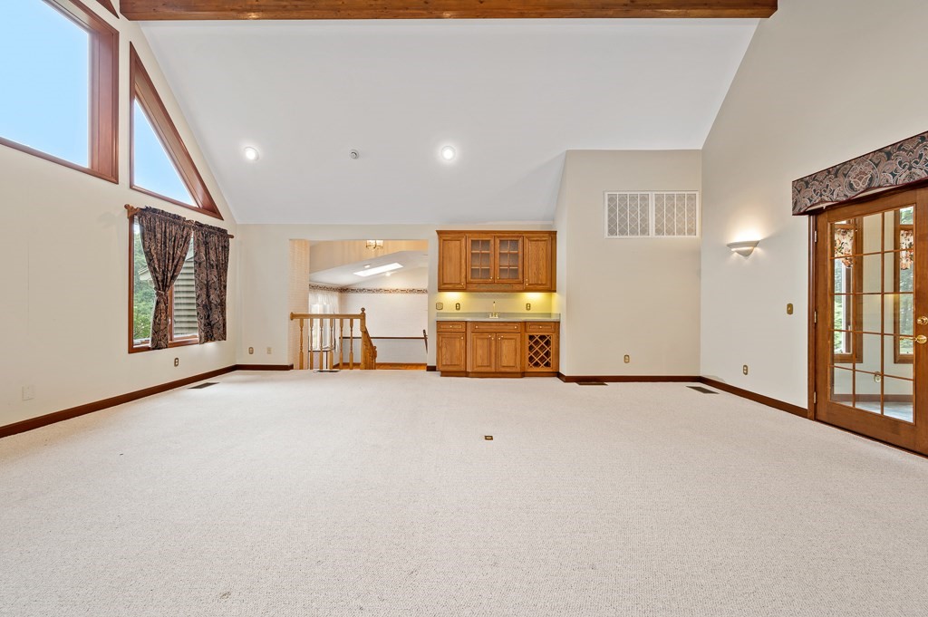 15 Bluegrass Lane