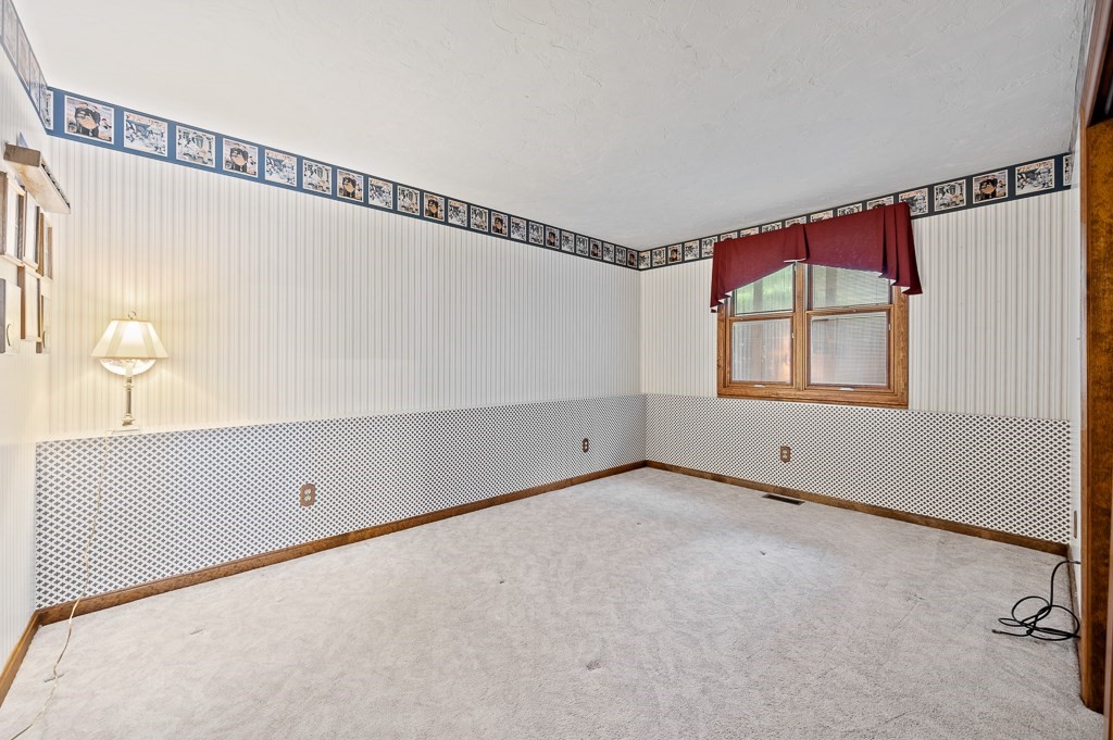 15 Bluegrass Lane