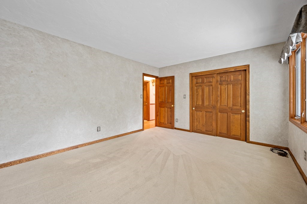 15 Bluegrass Lane