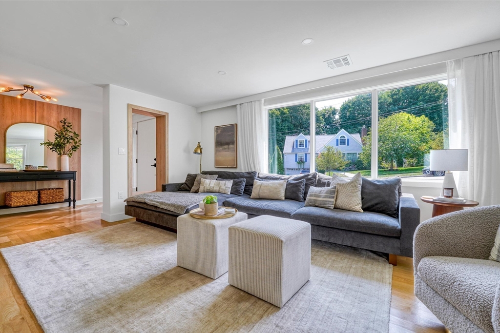 9 Blossom Hill Rd