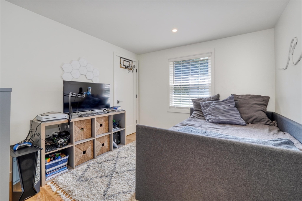 9 Blossom Hill Rd