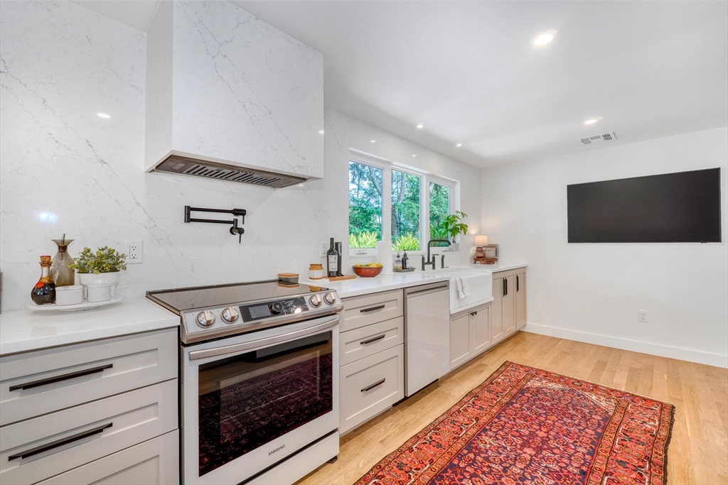 9 Blossom Hill Rd