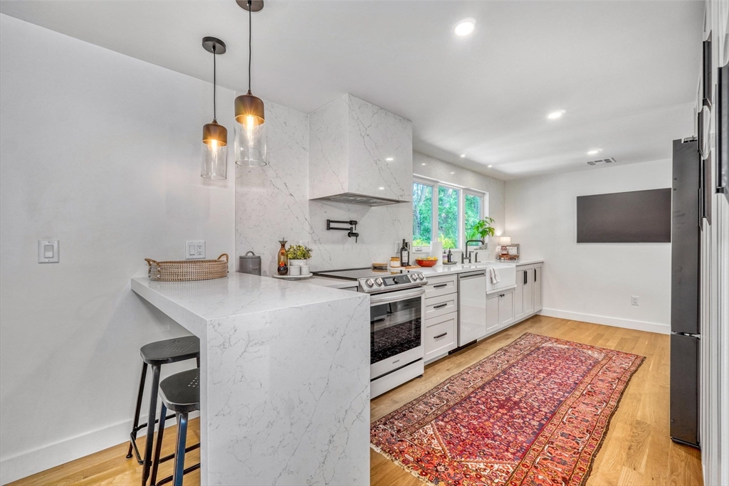 9 Blossom Hill Rd
