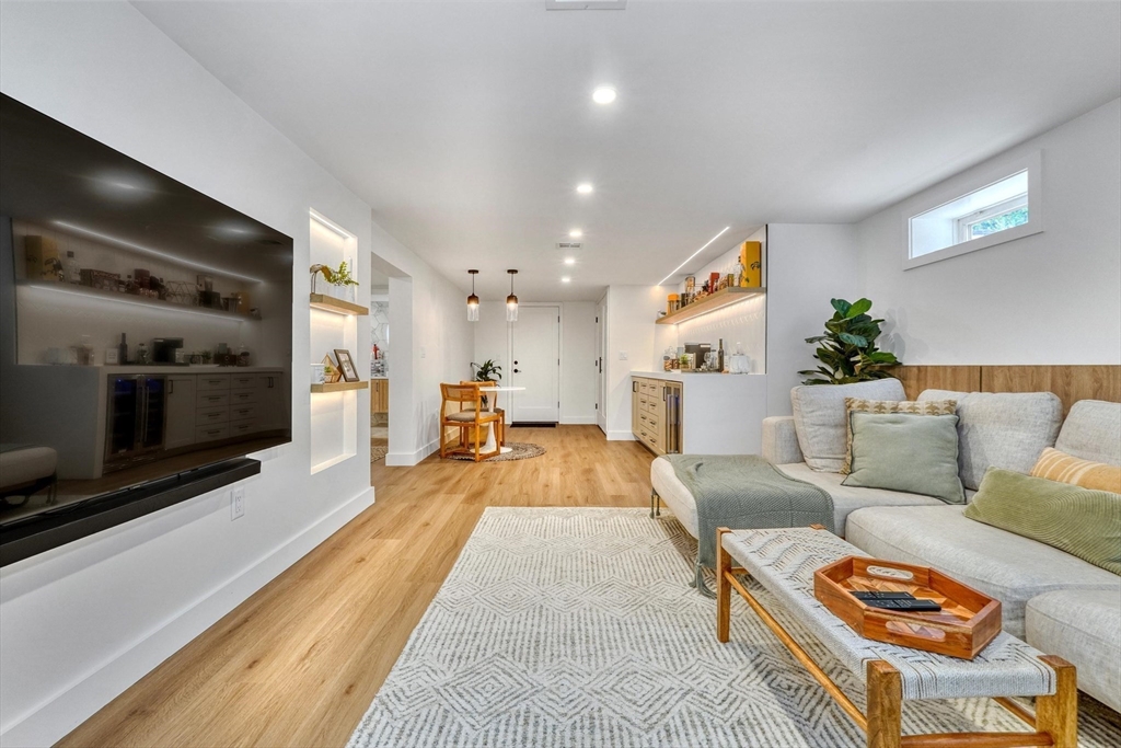 9 Blossom Hill Rd
