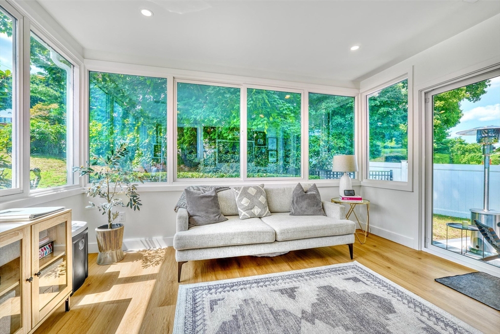9 Blossom Hill Rd