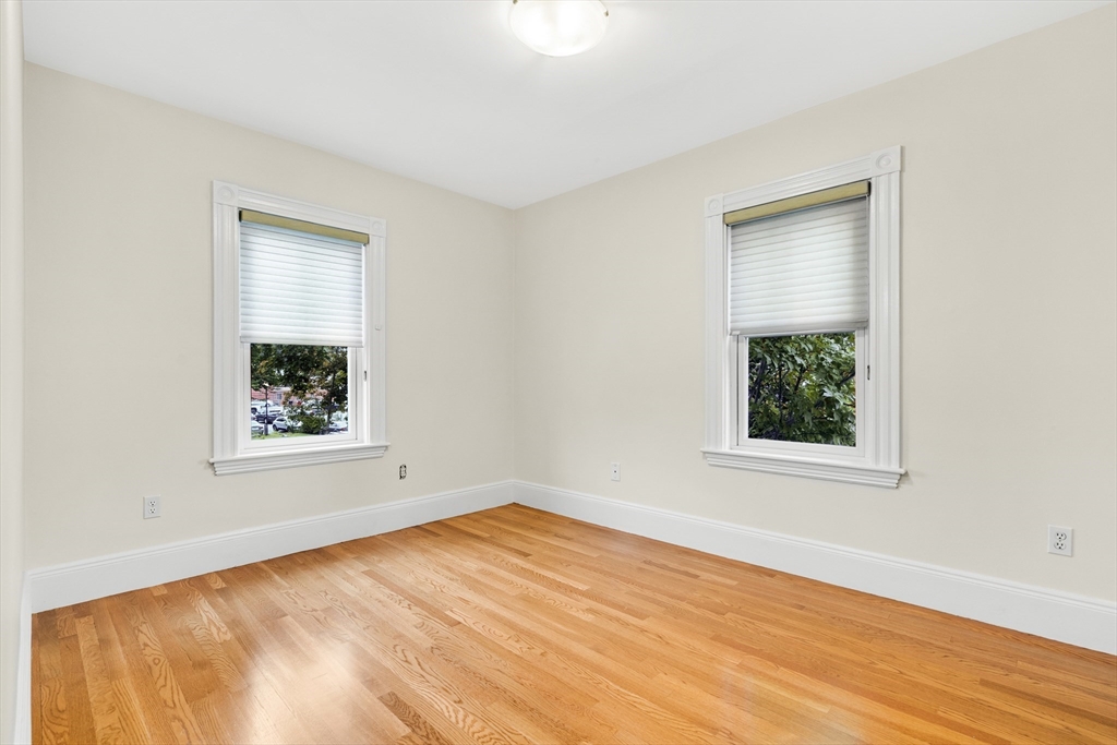 7 Raymond St