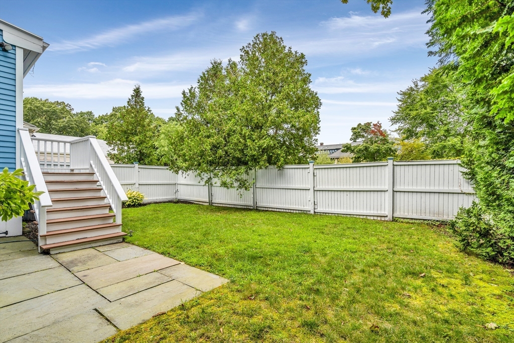 7 Raymond St