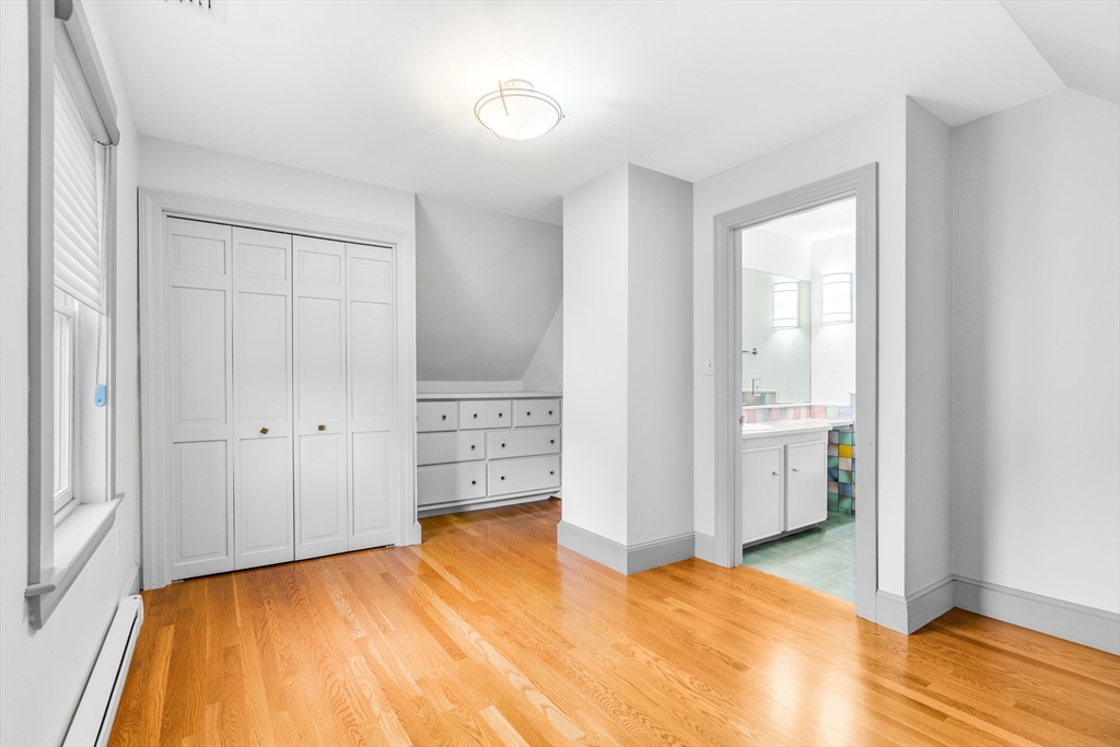 7 Raymond St
