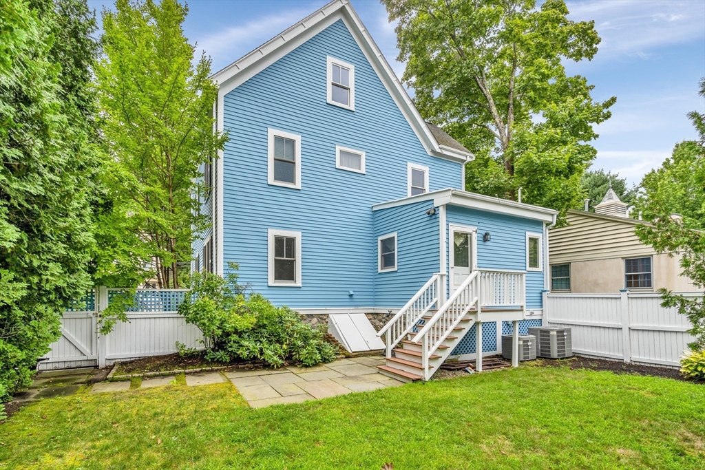 7 Raymond St