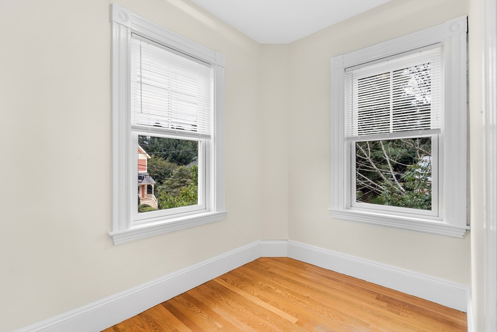 7 Raymond St
