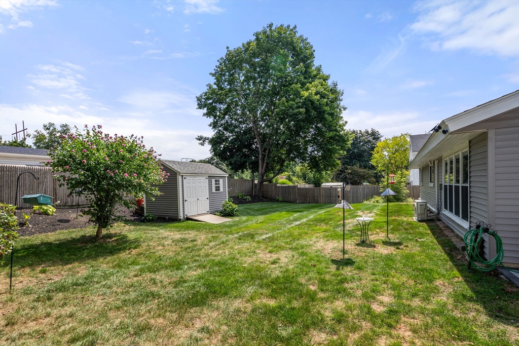 17 Mayflower Rd