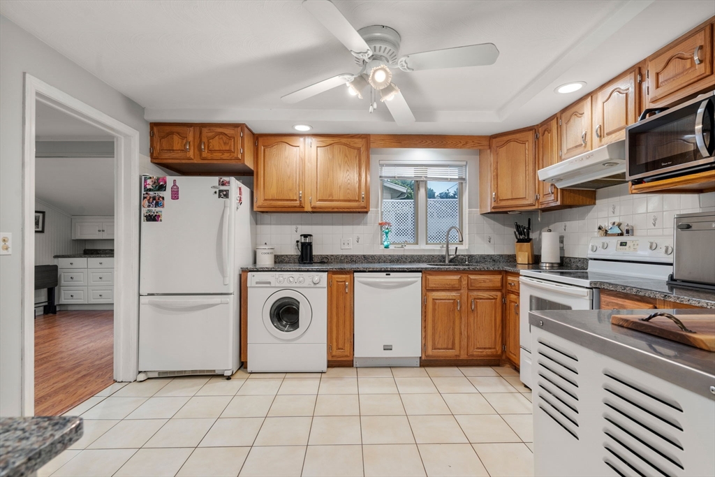 17 Mayflower Rd
