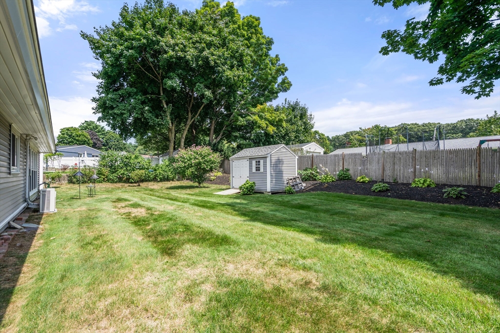17 Mayflower Rd