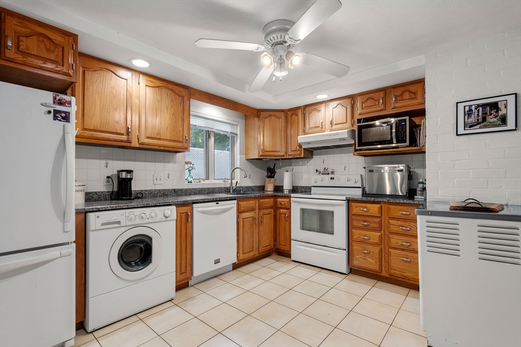 17 Mayflower Rd