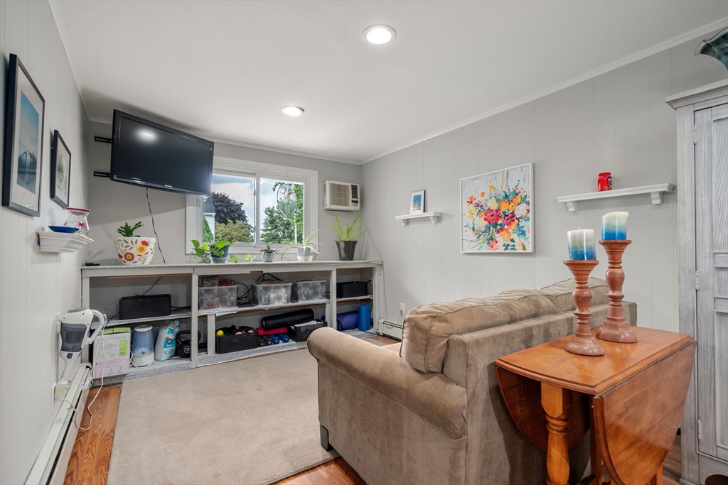 17 Mayflower Rd
