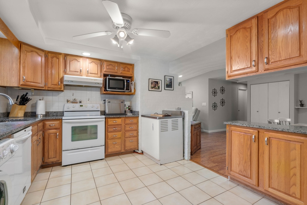 17 Mayflower Rd