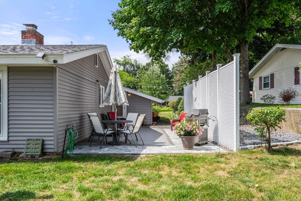 17 Mayflower Rd
